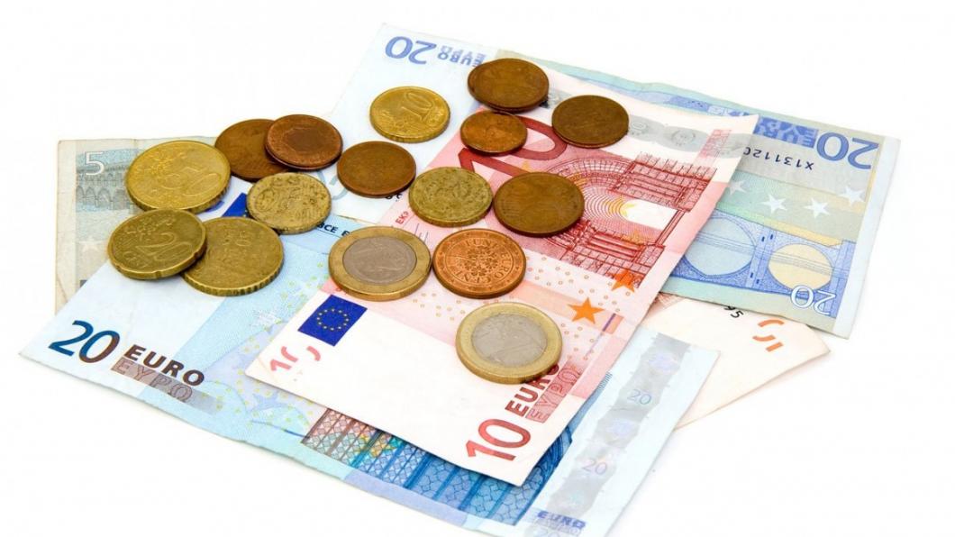 money_bank_notes_bill_bills_coin_coins_european-1159963.jpg