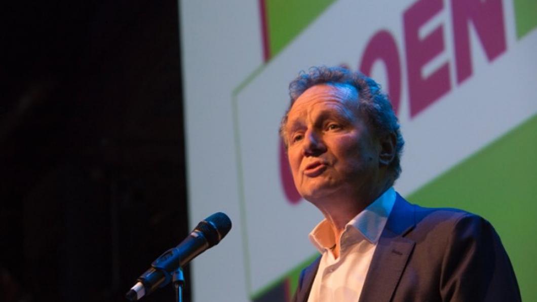 Van Ojik spreekt het GroenLinks-congres toe