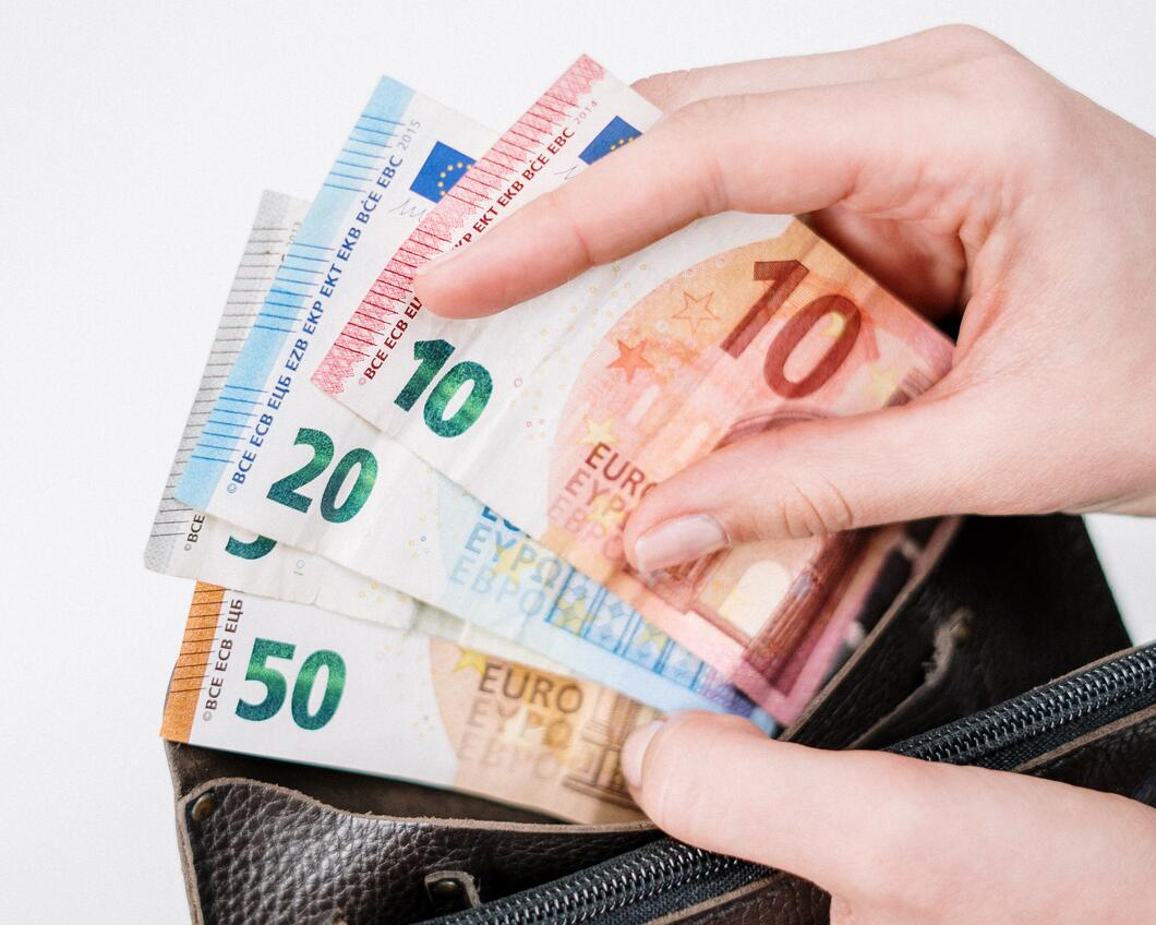 eurobriefjes geld in portemonnee 